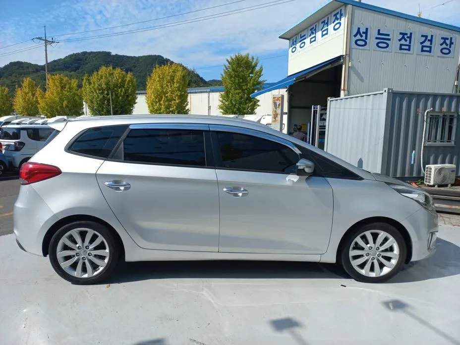 Kia Carens