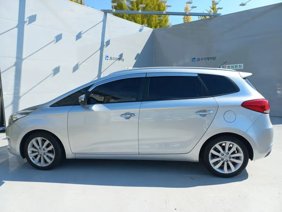 Kia Carens