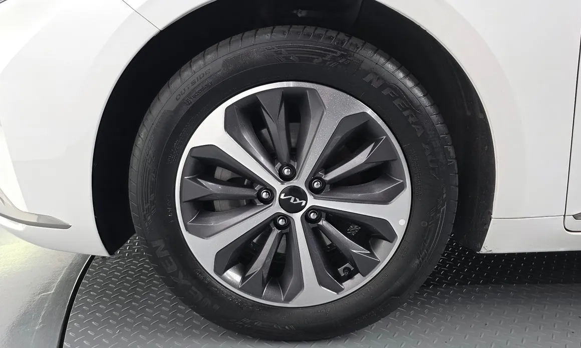 Kia K8