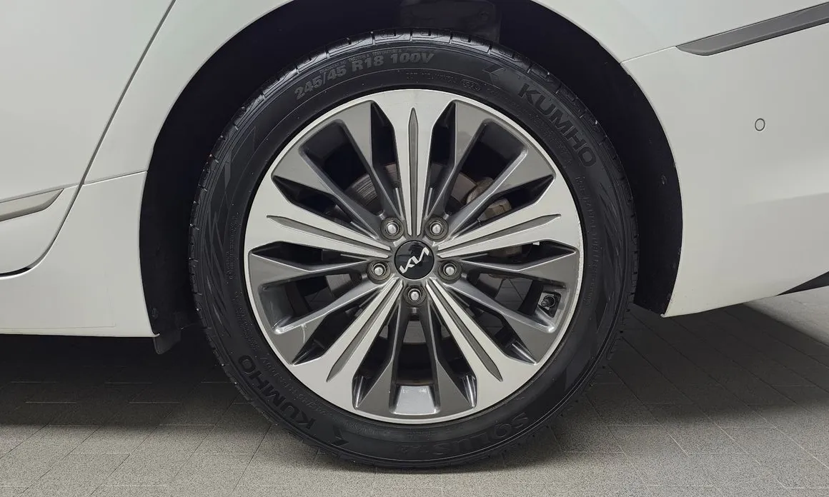 Kia K8