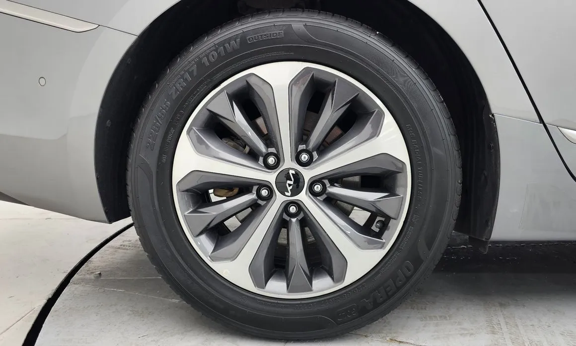 Kia K8