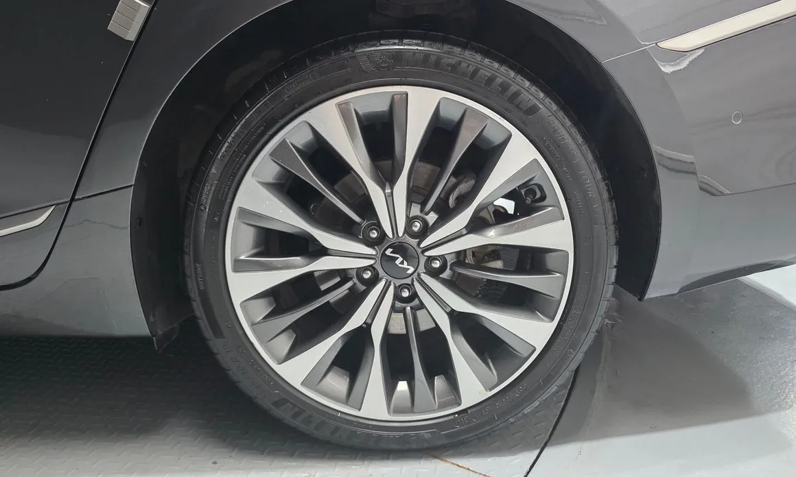 Kia K8