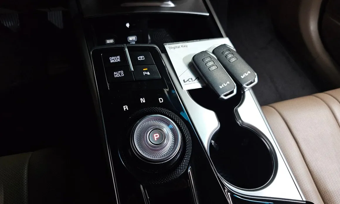 Kia K8