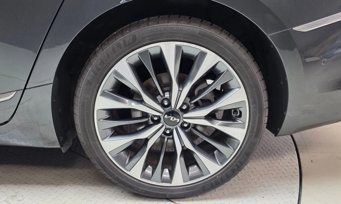 Kia K8