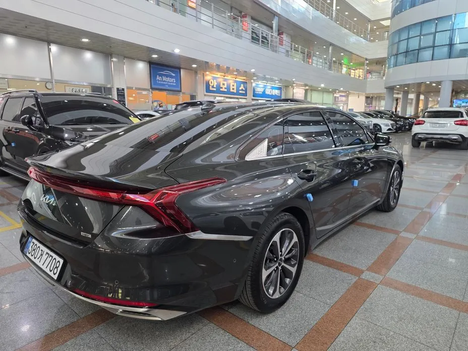 Kia K8