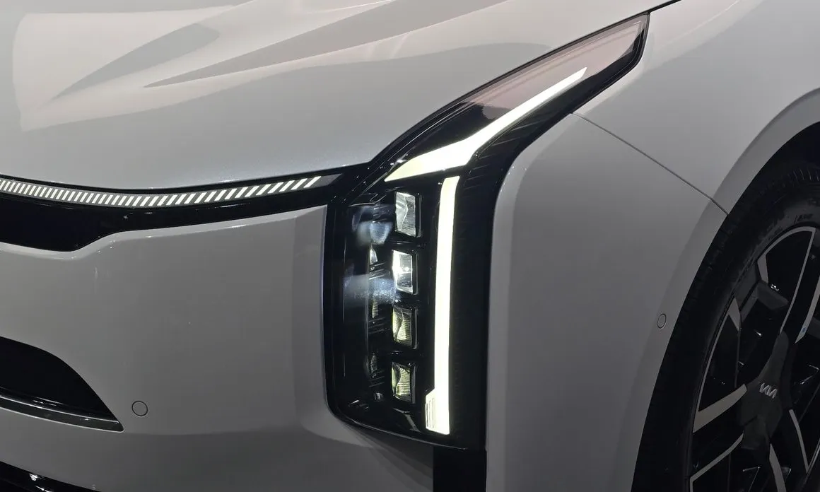 Kia K8