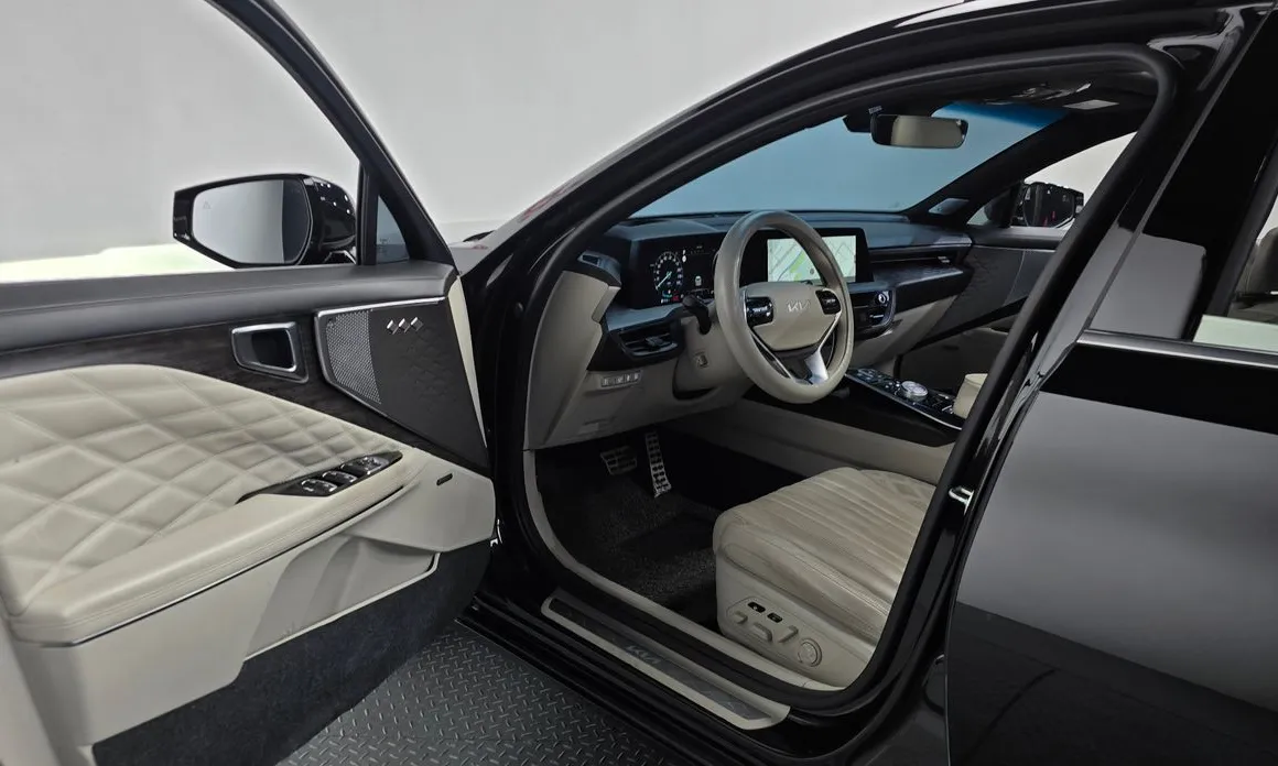Kia K8