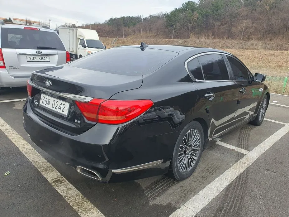 Kia K9