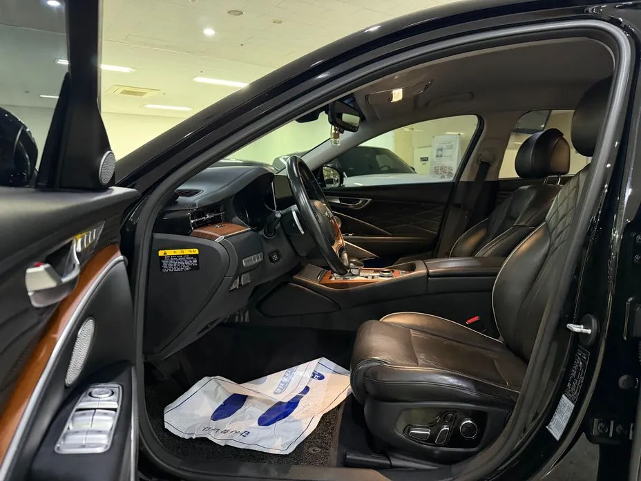 Kia K9