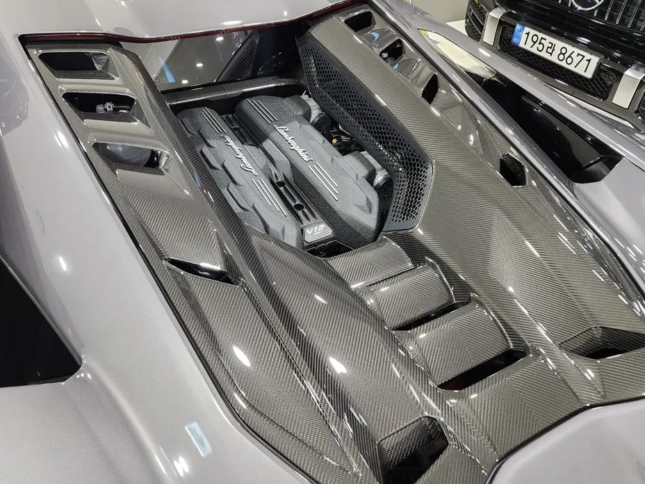 Lamborghini Revuelto