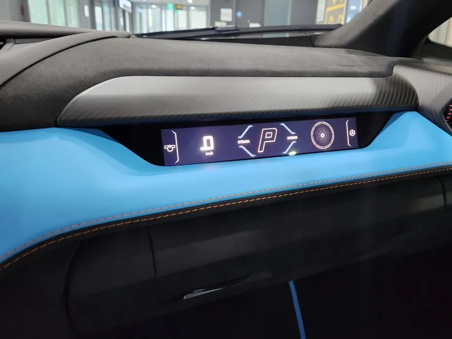 Lamborghini Revuelto
