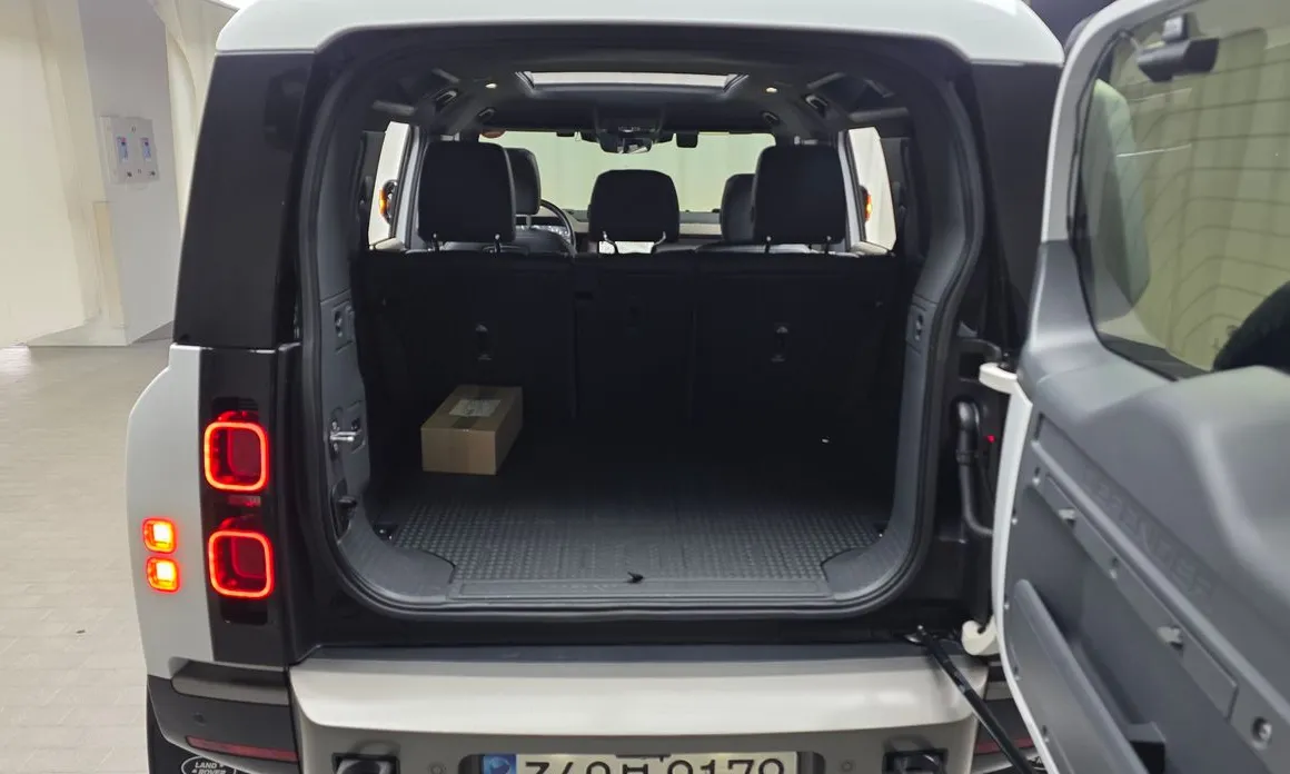 Land Rover Defender