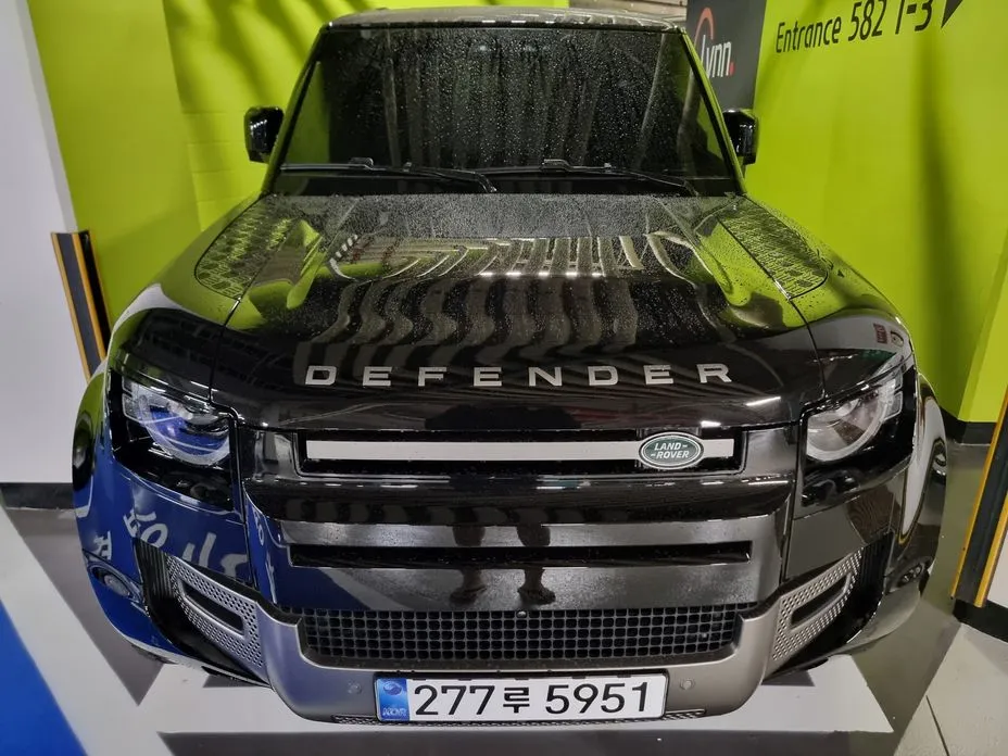 Land Rover Defender