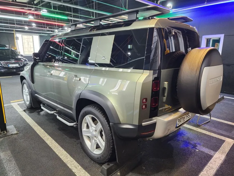 Land Rover Defender