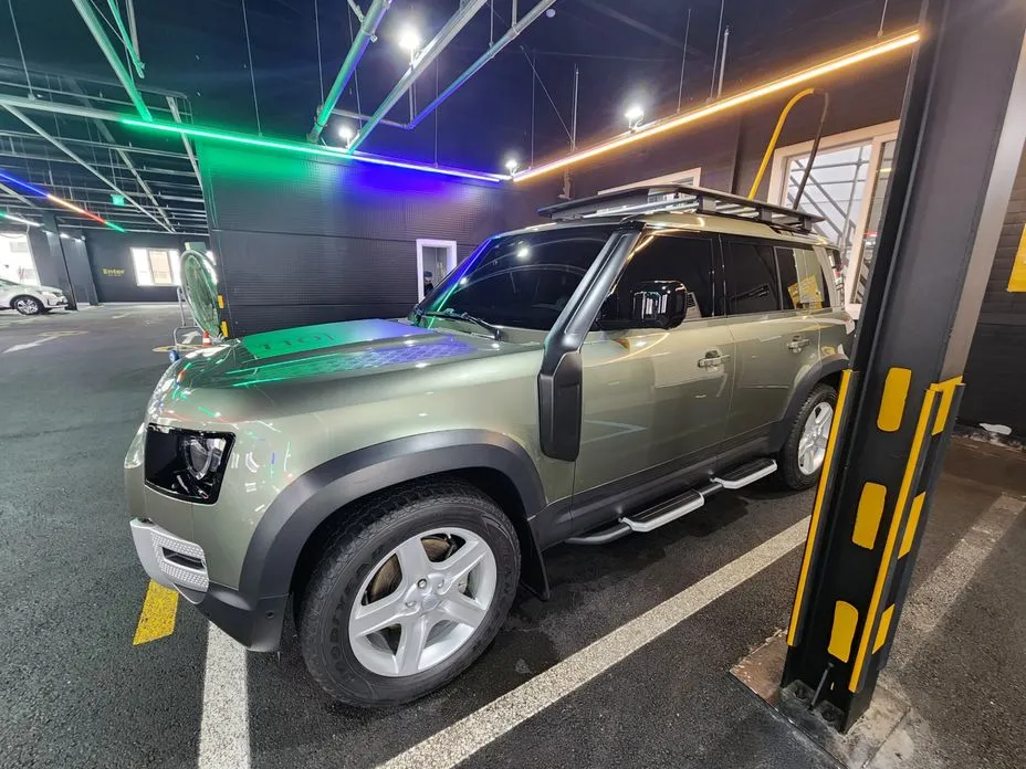 Land Rover Defender