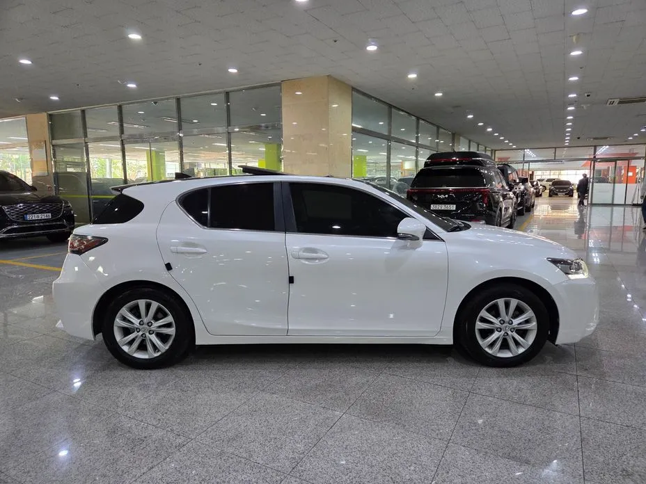 Lexus CT200h