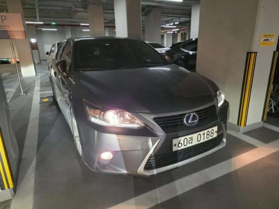 Lexus CT200h