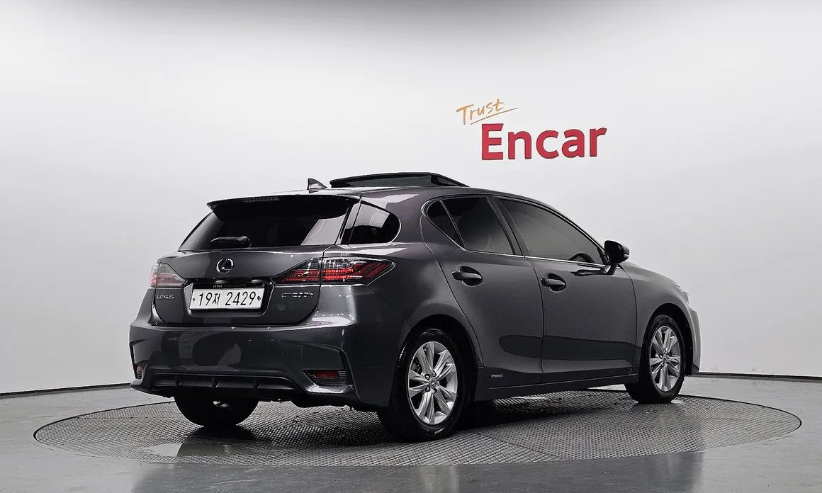 Lexus CT200h