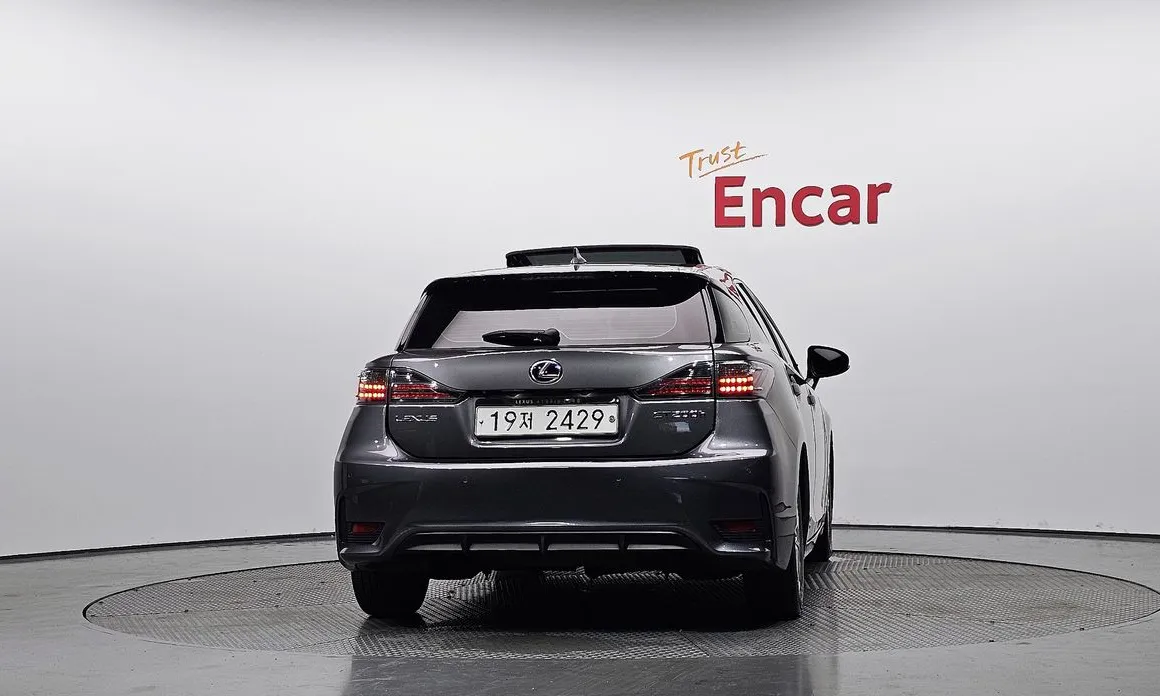 Lexus CT200h