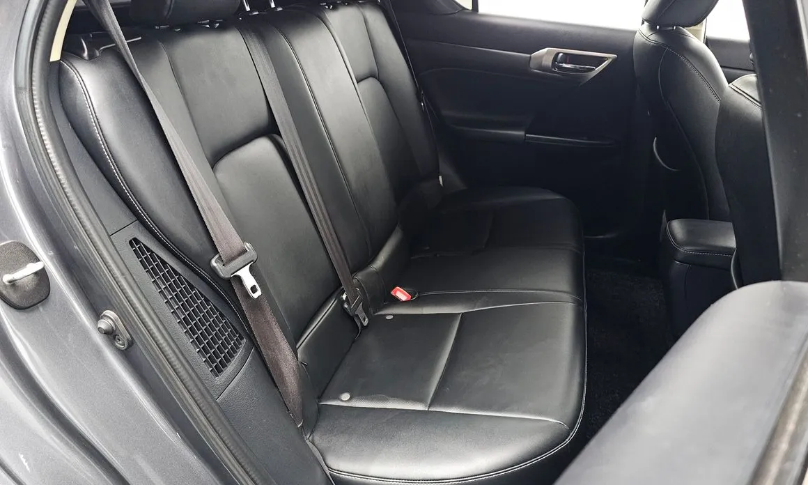 Lexus CT200h