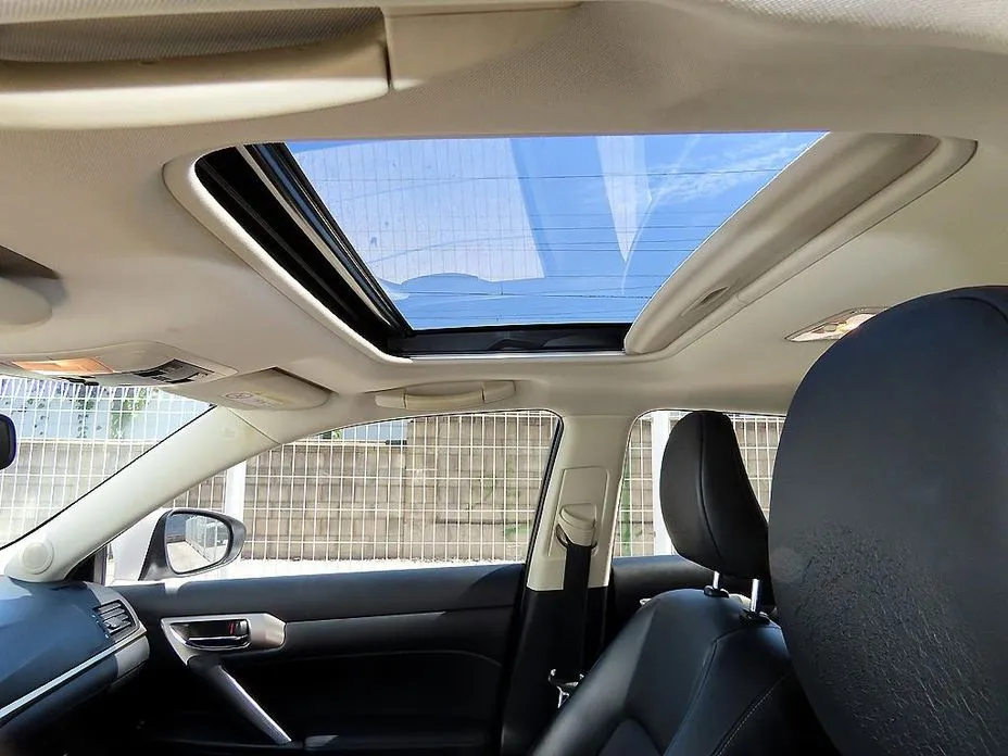 Lexus CT200h