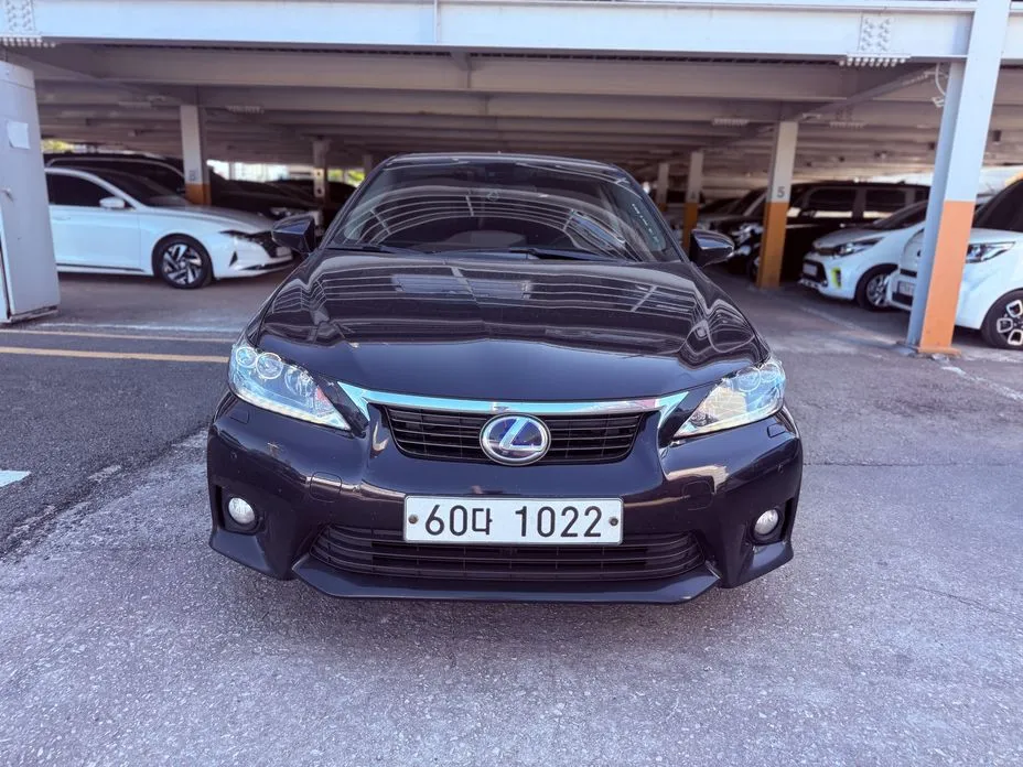 Lexus CT200h