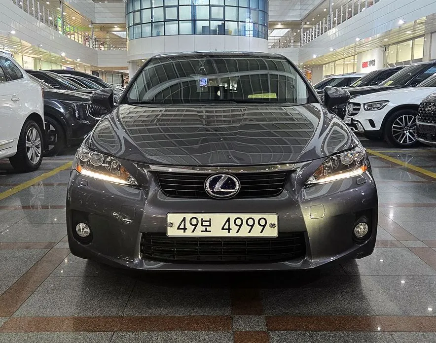Lexus CT200h
