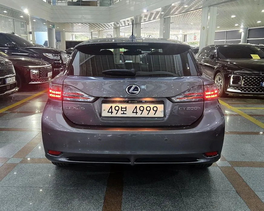 Lexus CT200h