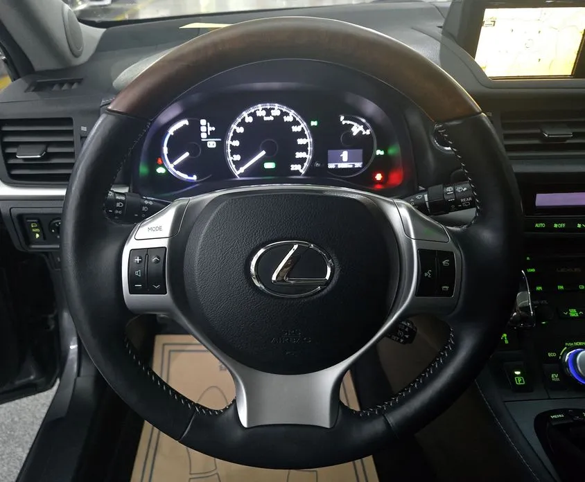 Lexus CT200h