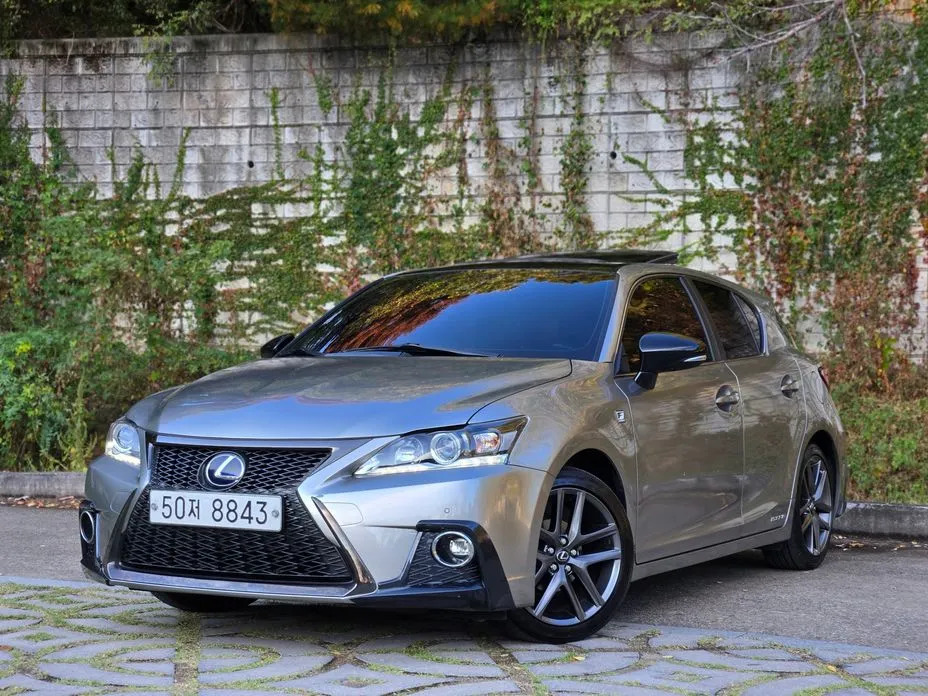Lexus CT200h