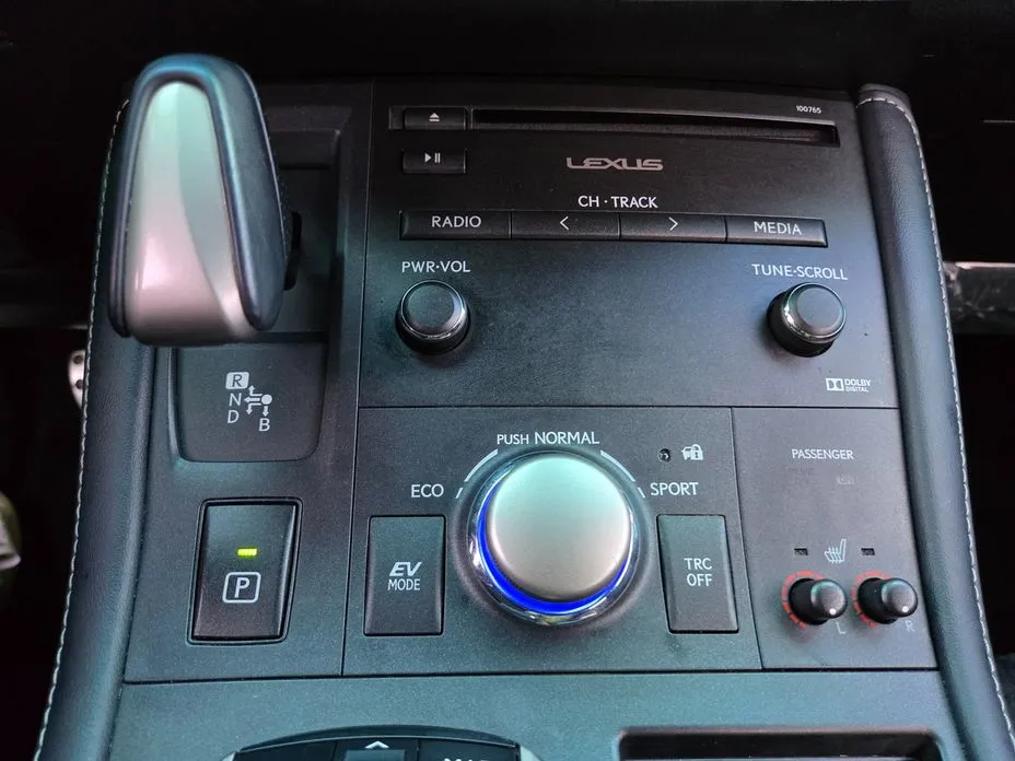 Lexus CT200h