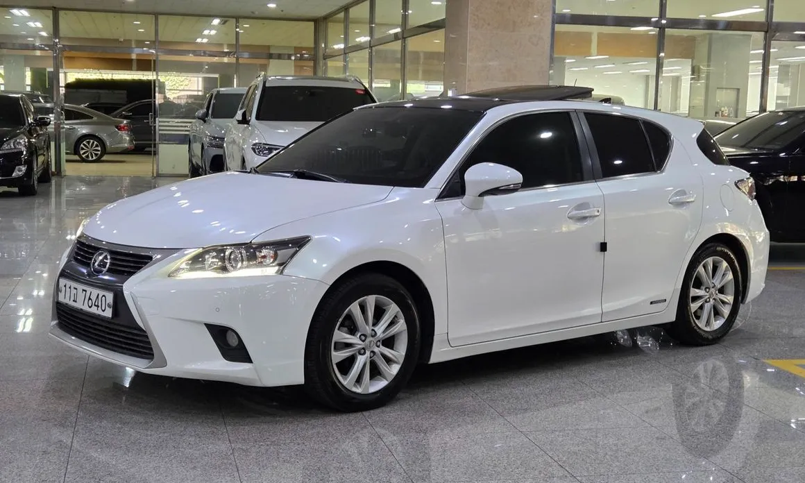 Lexus CT200h