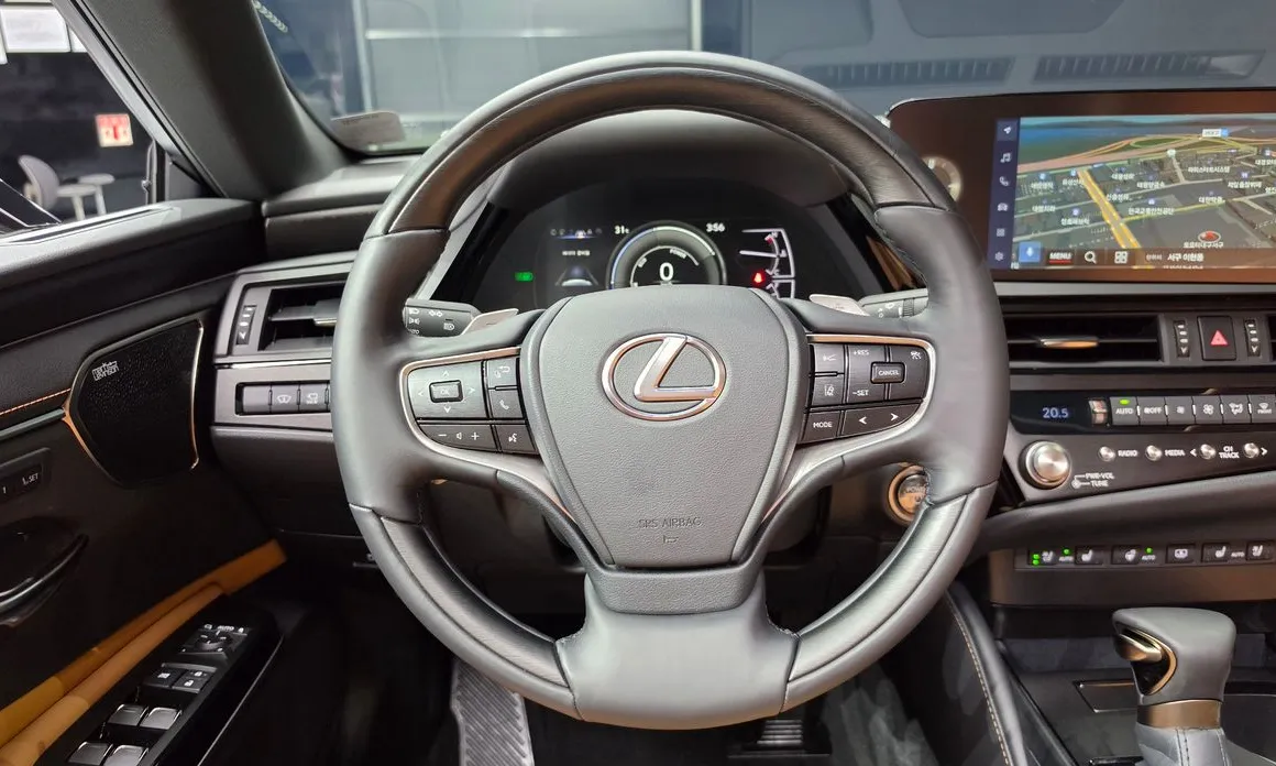 Lexus ES