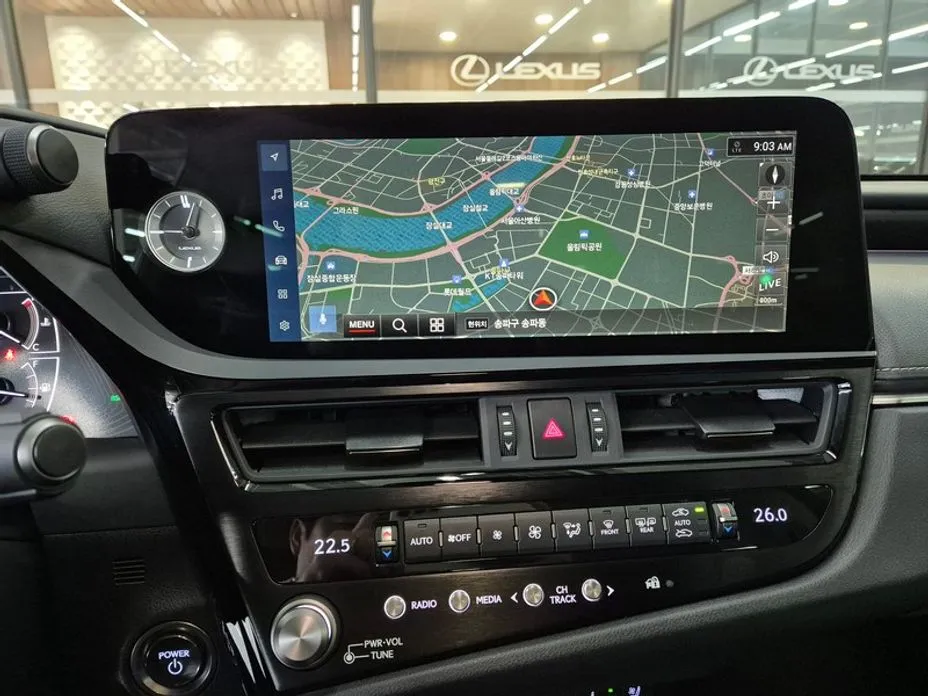 Lexus ES