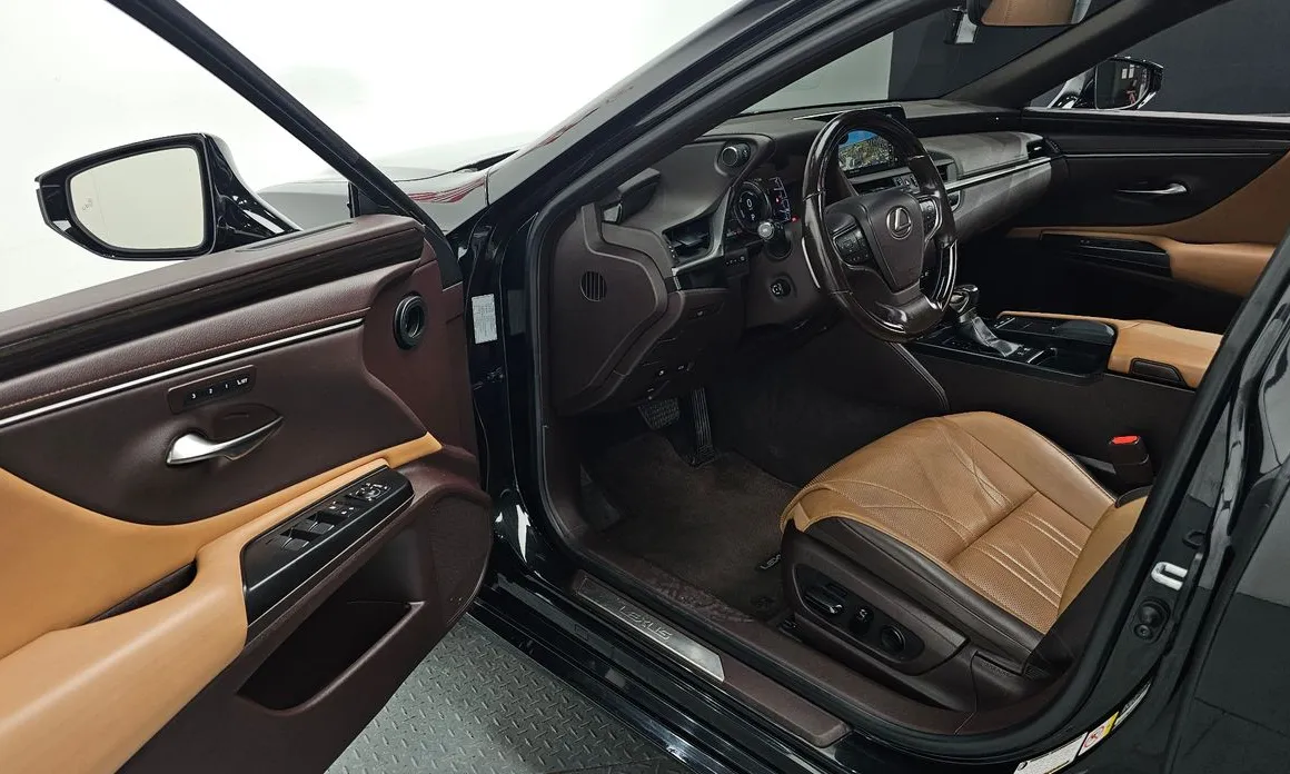 Lexus ES