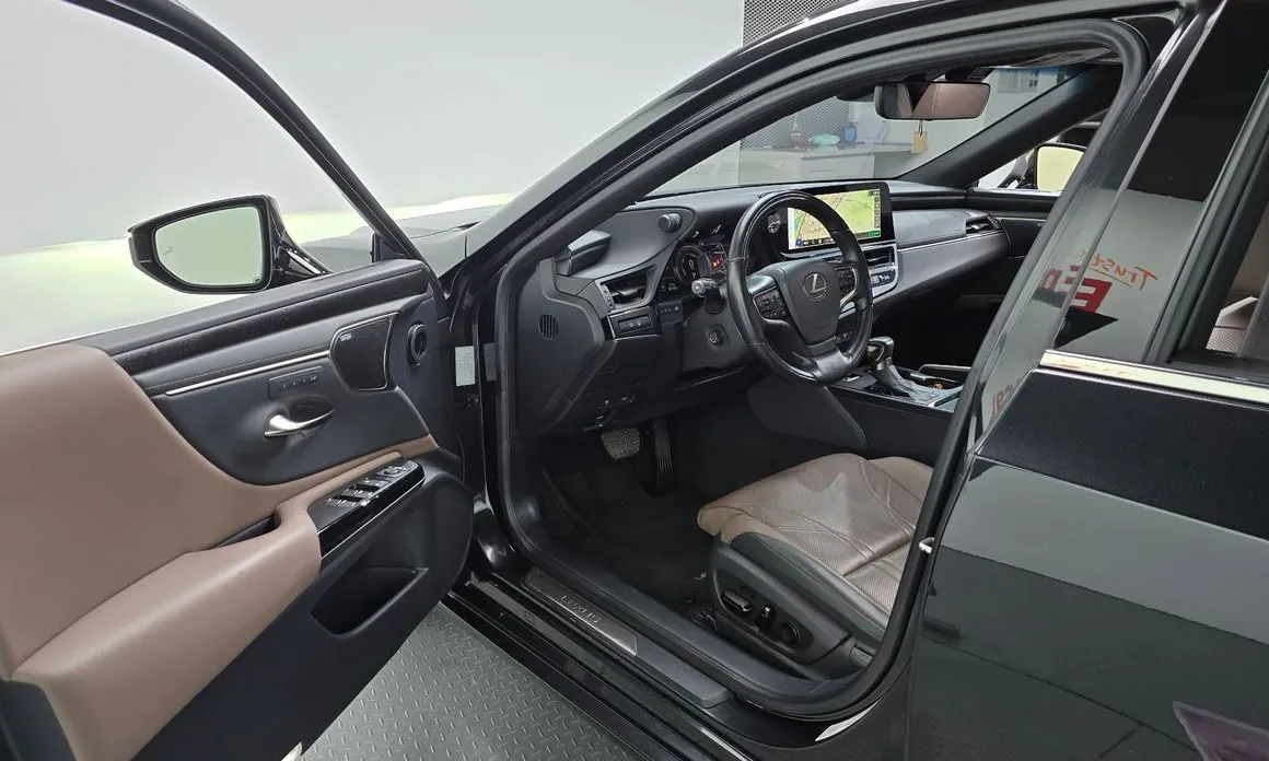 Lexus ES
