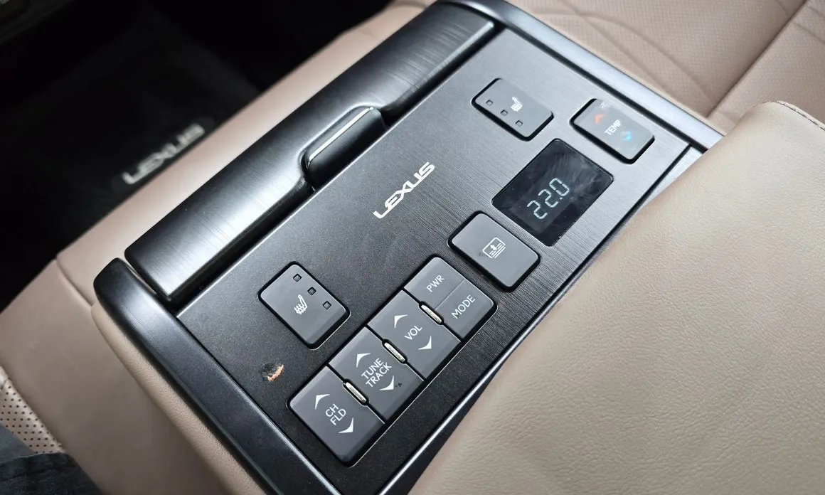 Lexus ES