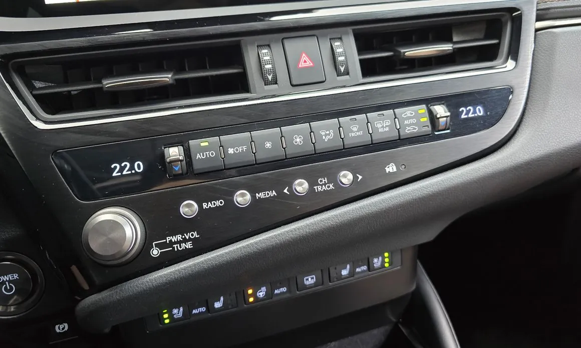 Lexus ES