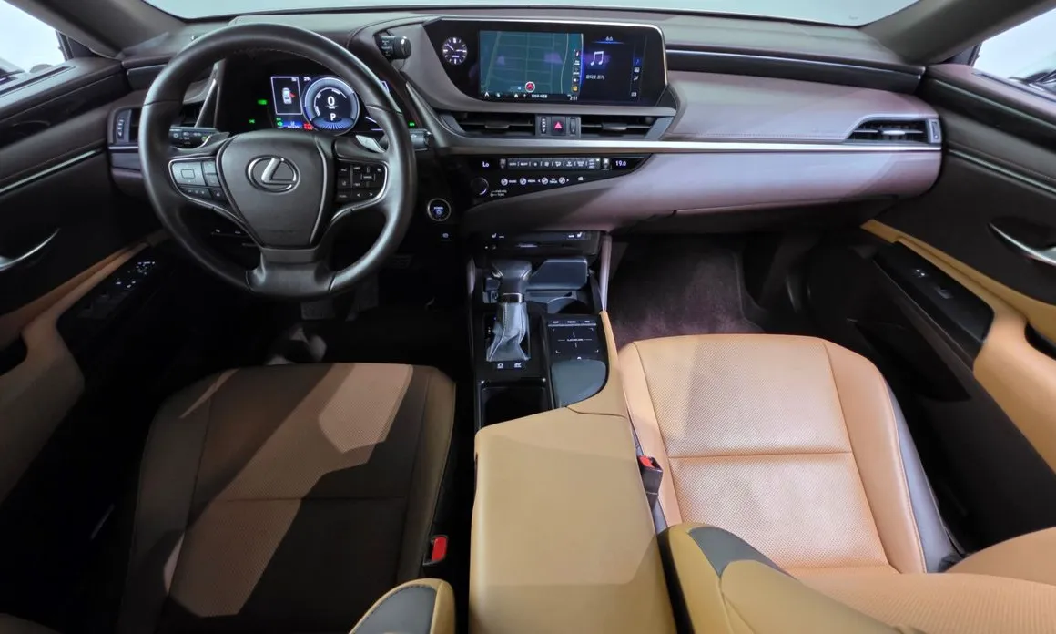 Lexus ES