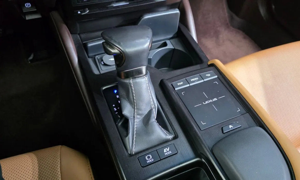 Lexus ES