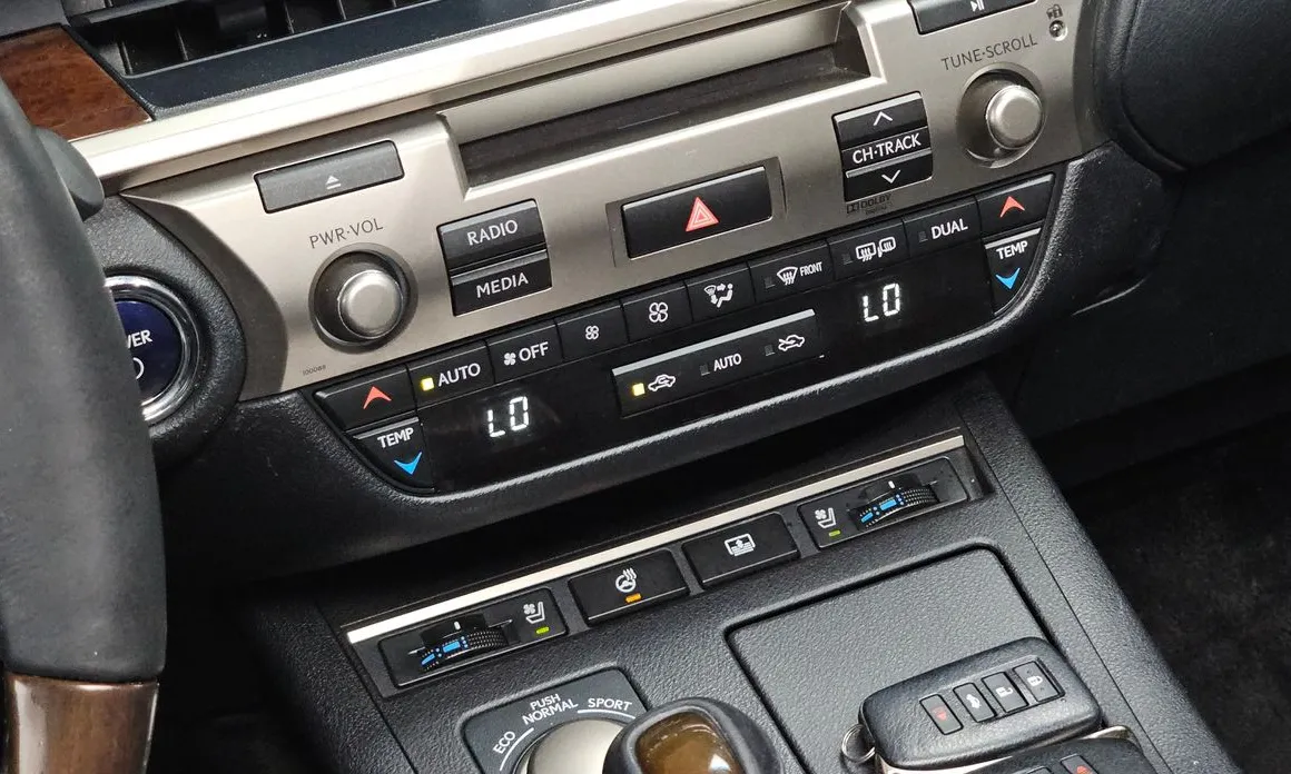 Lexus ES