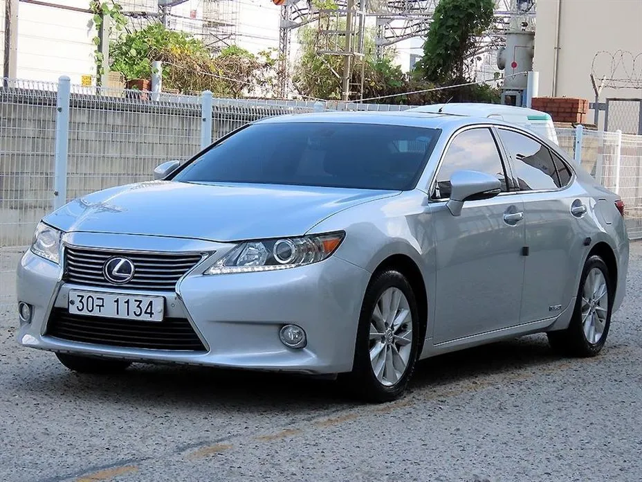Lexus ES