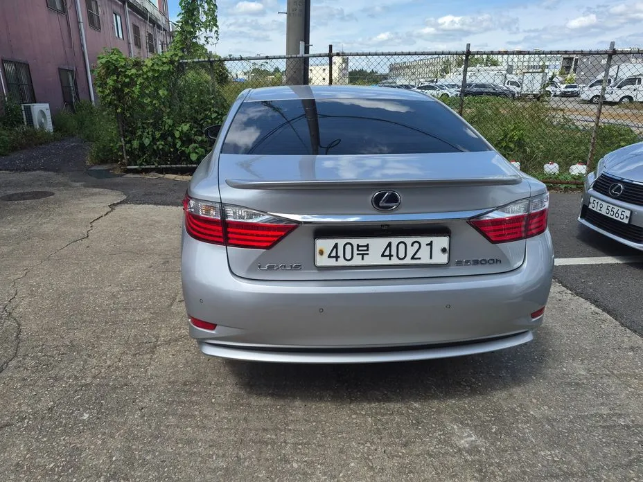 Lexus ES