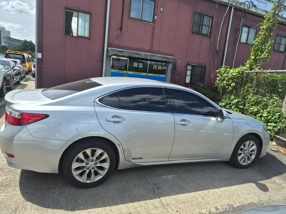Lexus ES