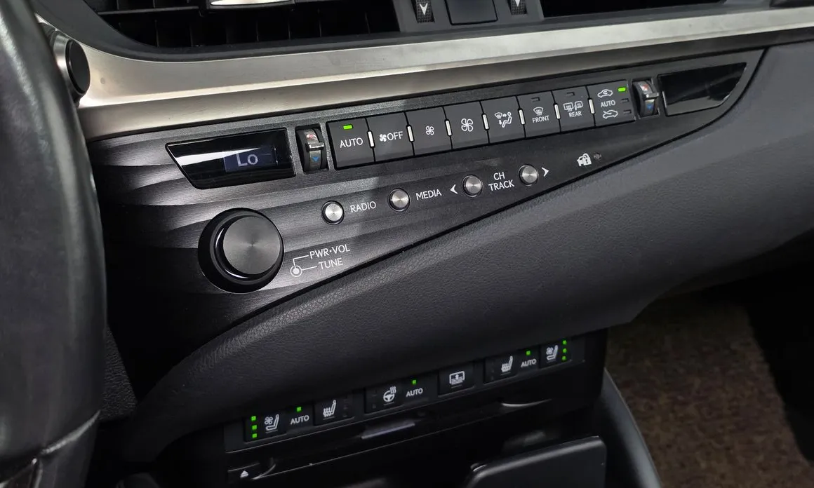 Lexus ES