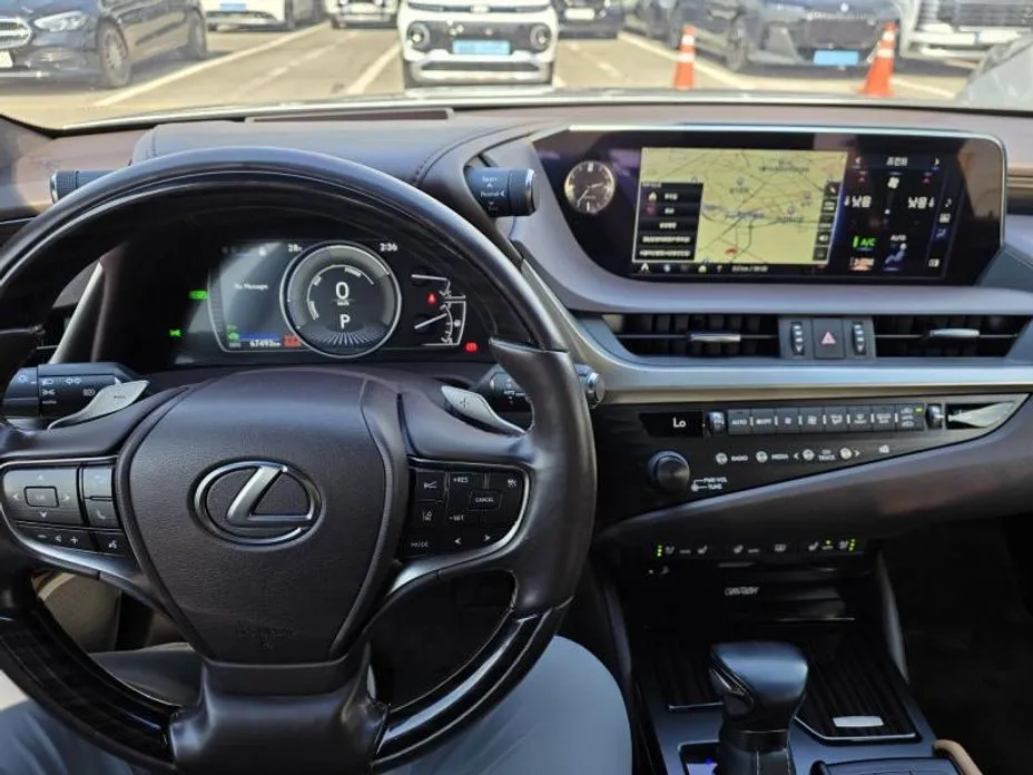 Lexus ES