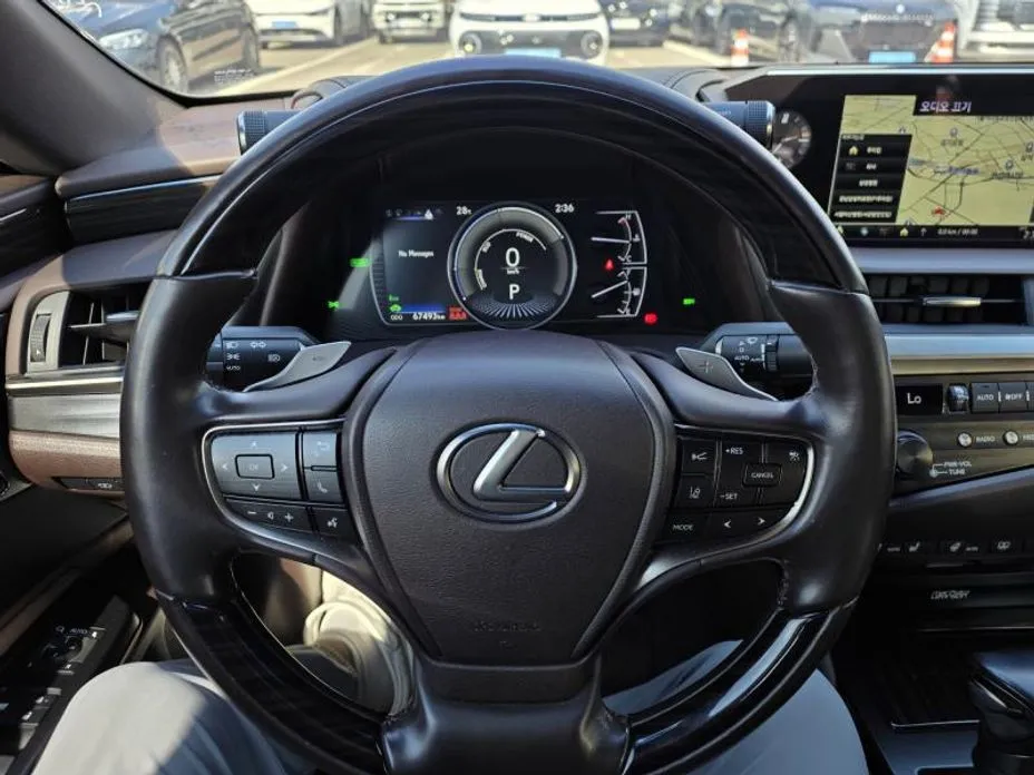 Lexus ES