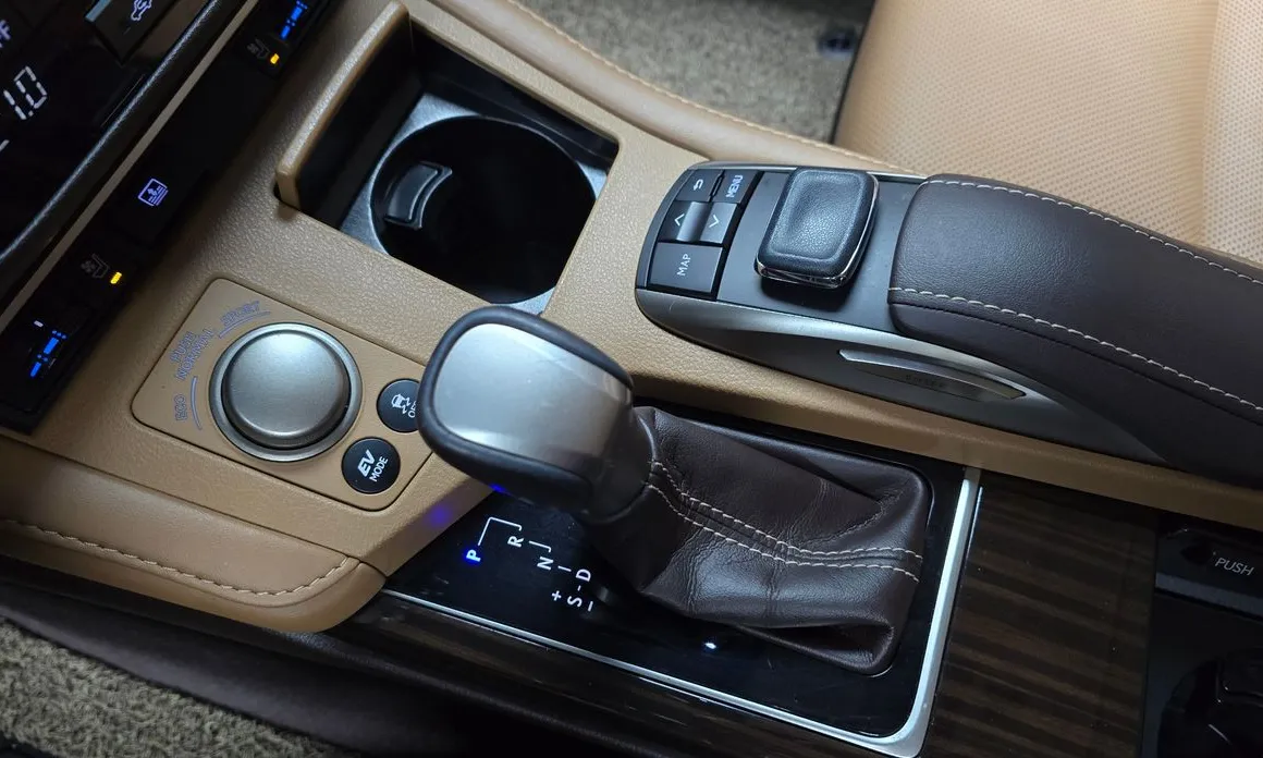Lexus ES