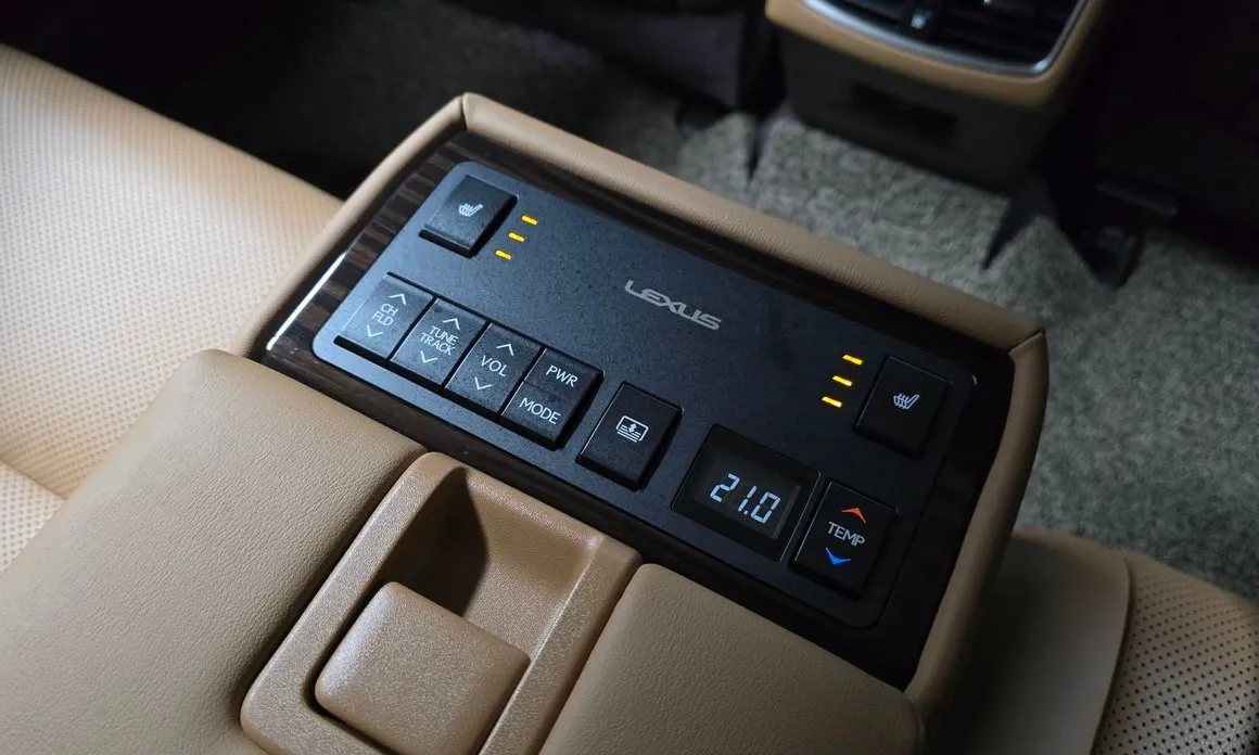 Lexus ES