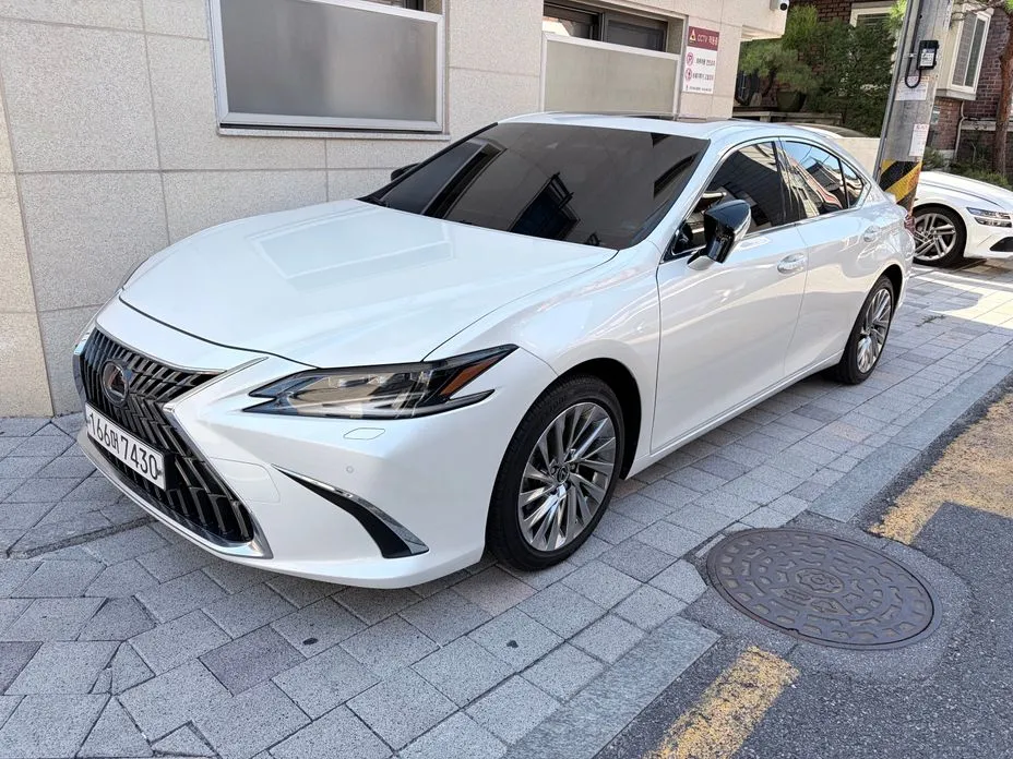 Lexus ES
